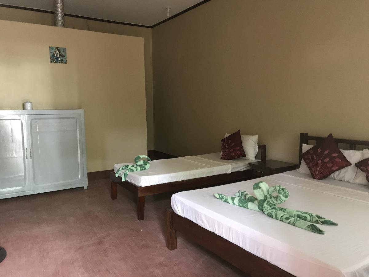 Adventure Camp Beach Resort Sablayan Ngoại thất bức ảnh